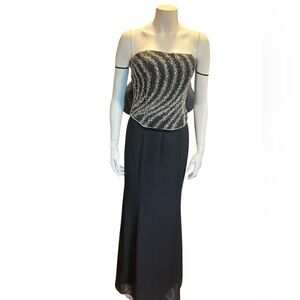 Showtime Collection Elegant Black and Silver sleeveless Evening Dress Size 14